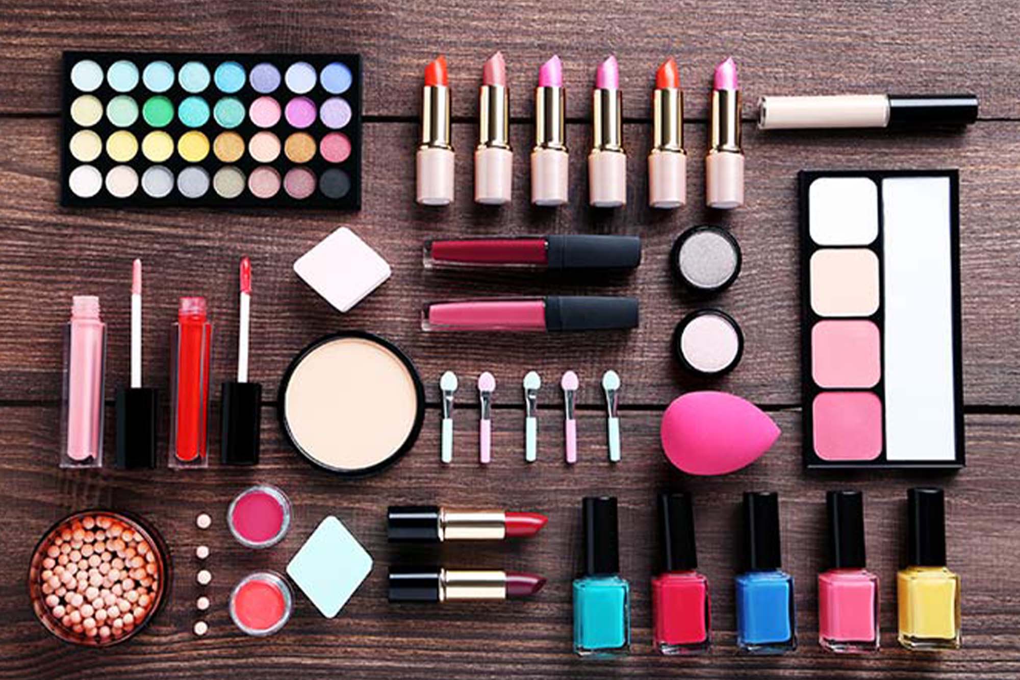 5 Must-Have Makeup Products for a Flawless Look